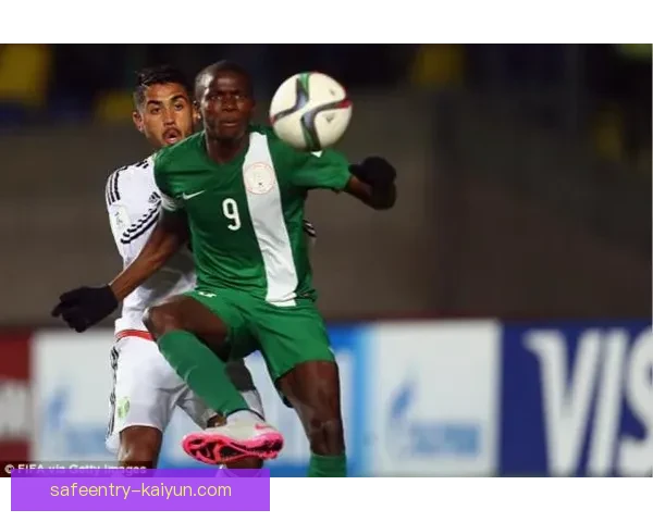 Osimhen 对年轻球员的指导 Osimhen 对年轻球员的指导